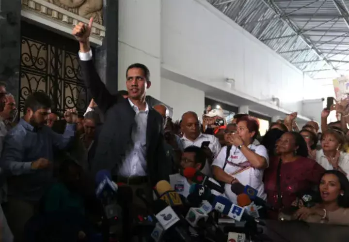 "Vamos hacia un paro escalonado en la administración pública definitivamente, propuesto por los sindicatos".
