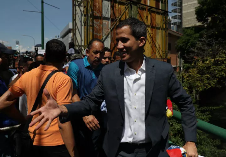 Este sábado decenas de miles de venezolanos salieron a las calles de Caracas en la primera gran convocatoria de Guaidó desde el 23 de enero y se concentraron en el este de la capital.