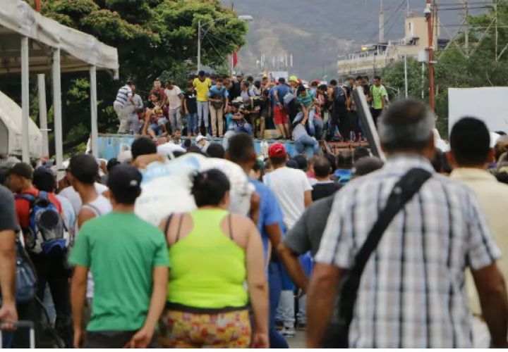 Los ciudadanos venezolanos se han convertido en uno de los grupos de poblaciones desplazadas más grandes del mundo, tras la aceleración del éxodo masivo a partir de 2016.