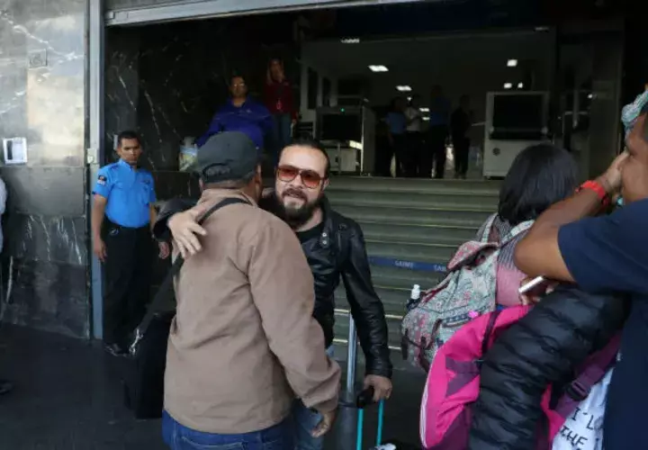 Según las últimas informaciones facilitadas a Efe, aún no se sabe si los periodistas serán deportados.