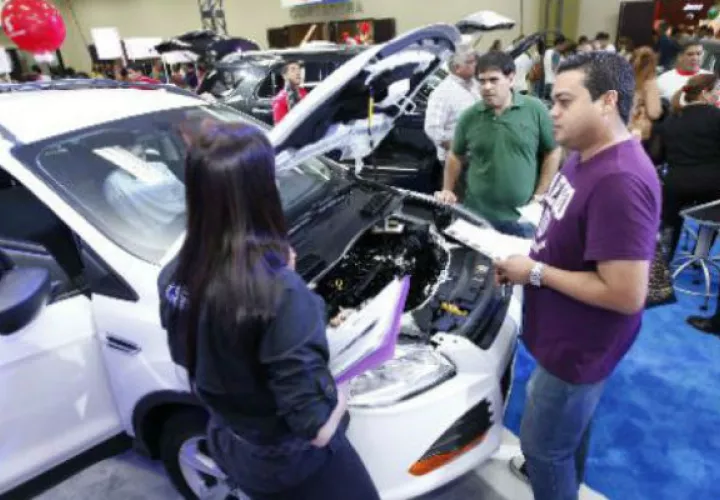 La venta de autos hasta julio pasado presentó una leve mejoría. Foto: Archivo.