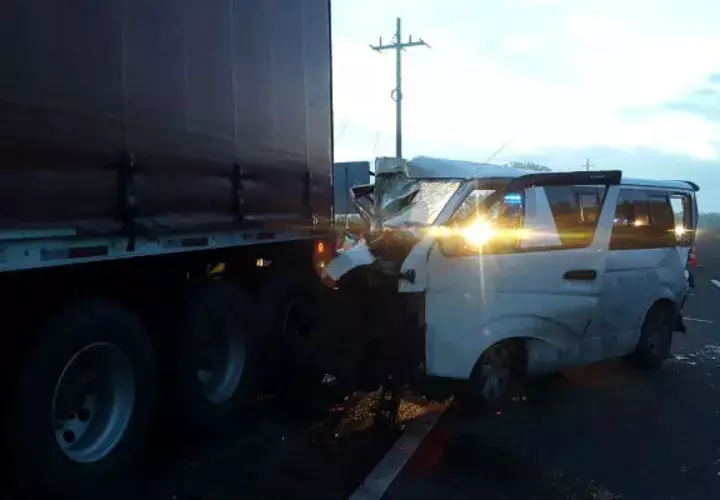 Se iniciaron las investigaciones del accidente. Foto: Víctor Eliseo Rodríguez.