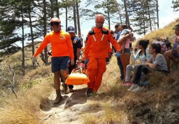  Adultos mayores se han descompensado y menores de edad se han lesionado en la travesía. Foto: Víctor Eliseo Rodríguez. 
