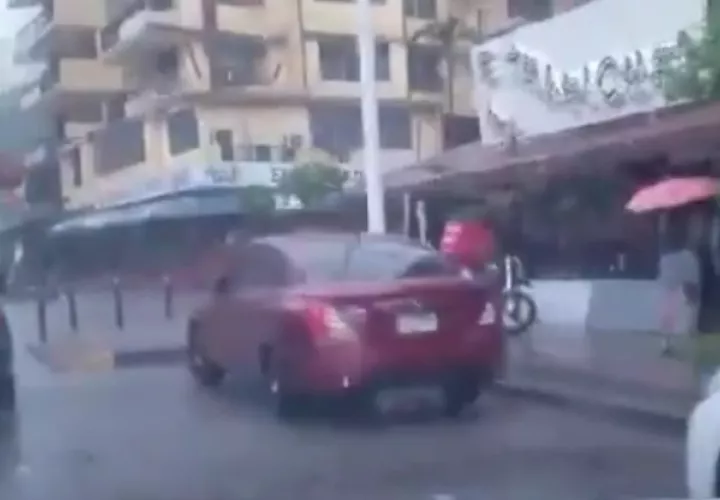 La Alcaldía de Panamá utilizó su cuenta de Twitter para probar que la Vía Argentina no se inundó. 