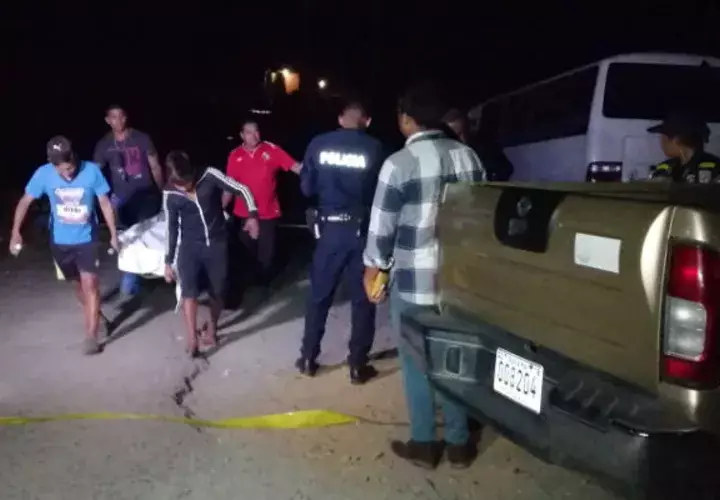 Identifican a víctimas de triple homicidio en el sector de las Nubes de Loma Cová, de Arraiján. Foto: Eric Montenegro.
