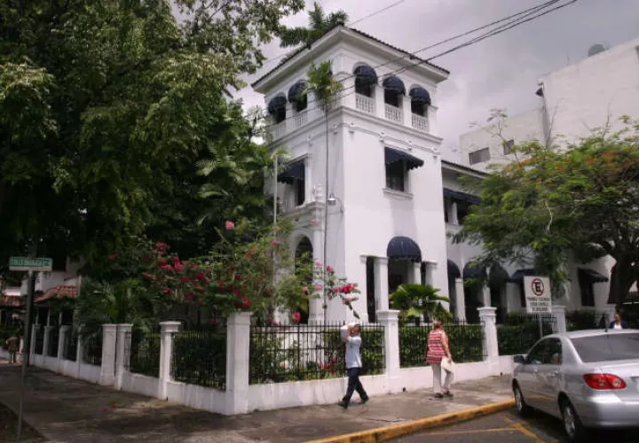 Se trata de un ciudadano de 22 años de edad que cometió el  delito de violación agravada en perjuicio de una adolescente de 12 años.