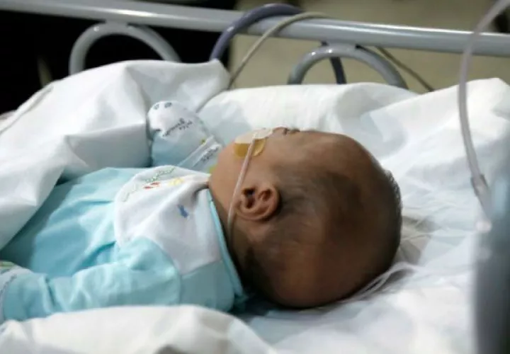 Unos 25 niños se mantienen en la sala de cuidados intensivos del Hospital del Niño luchando contra el virus. Foto: Panamá América.