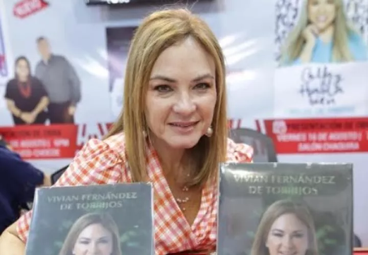 Vivian Fernández de Torrijos, autora panameña. Su libro "Sin etiquetas" está a la venta en la FIL 2019. Foto: Aurelio Herrera Suira.
