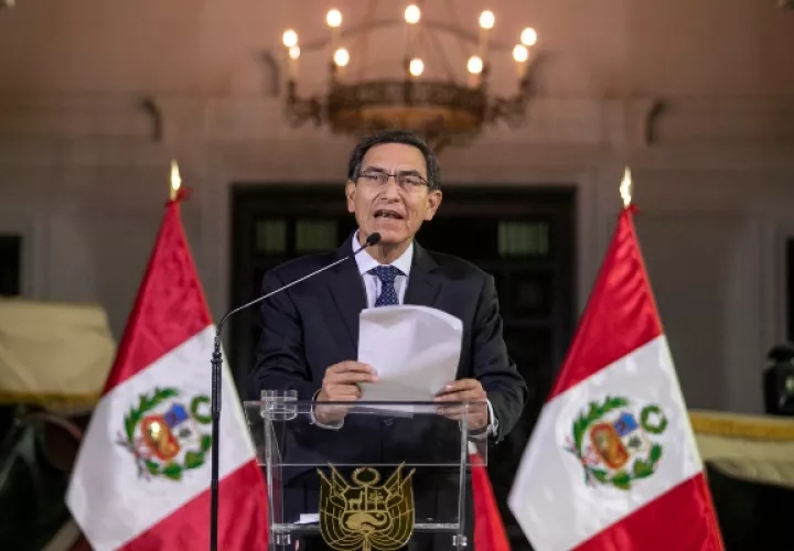 El presidente de Perú Martín Vizcarra, cerró el Congreso y llamó a elecciones anticipadas para escoger a los nuevos congresistas. FOTO/AP