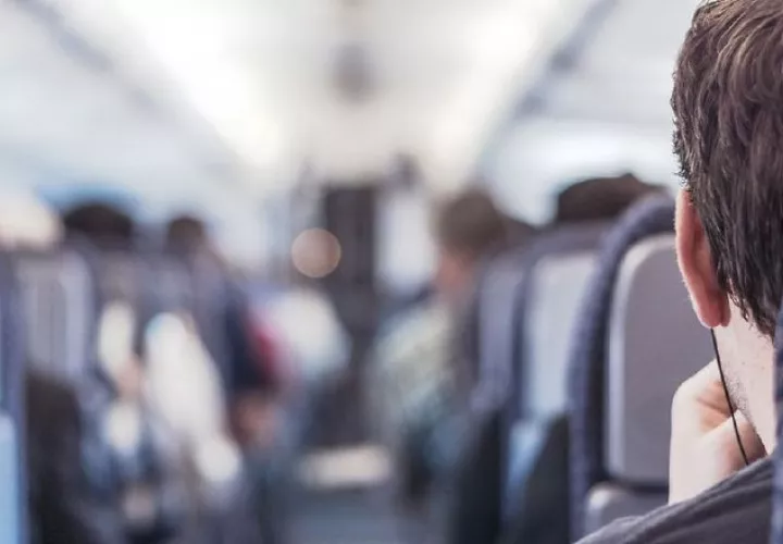 Puede solicitar ayuda al personal de la aeronave
