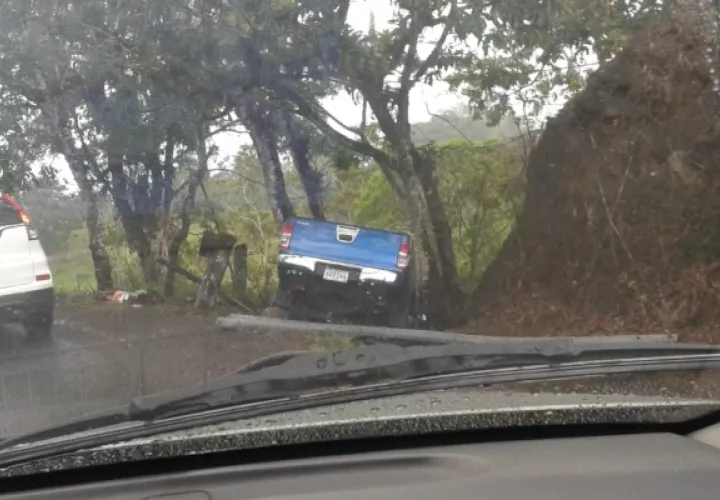 A pesar de lo aparatoso del accidente no hubo víctimas fatales ni heridos. Foto/Mayra Madrid