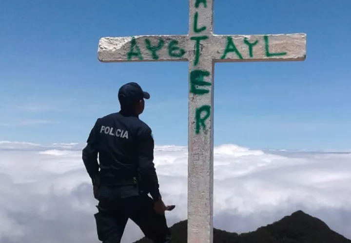 Los infractores de esta área protegida por ley pueden ser sancionados con una multa, mitigación del daño causado y la restricción personal para poder subir nuevamente al parque Nacional Volcán Barú. Foto/José Vásquez