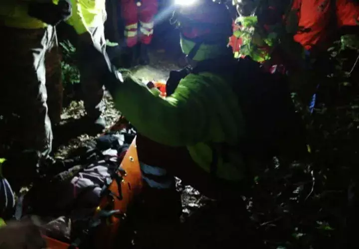 La búsqueda de los ciudadanos se realizó ayer, miércoles, a las 9:30 p.m. en la cima del volcán Barú.