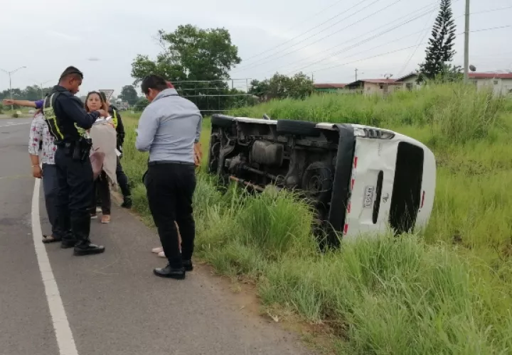 El accidente se registró a pocos metros de la rampa de acceso hacia la autopista con dirección a la capital. Foto/Eric Montenegro 