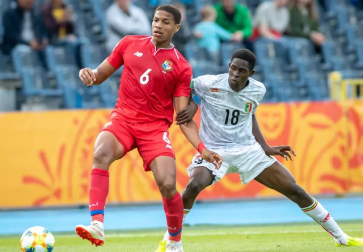 Ernesto Walker (6)  estuvo en el mundial Sub-20 de Polonia. Foto:AP