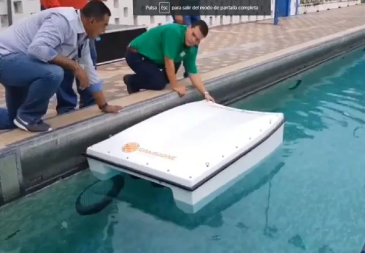 El waste shark se utilizará para la recolección de desechos que se acumulan en las biobarreras.