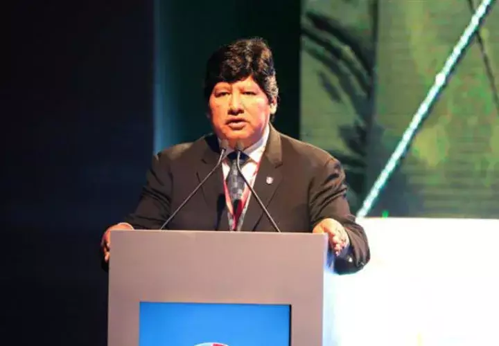 El presidente de la Federación Peruana de Fútbol, Edwin Oviedo. Foto EFE
