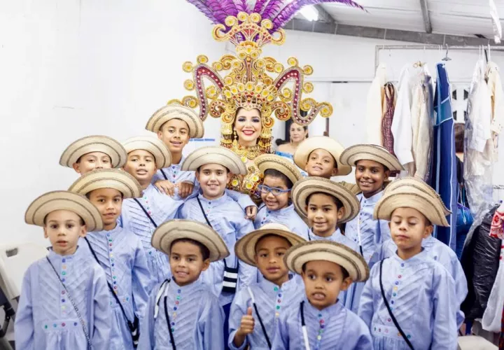 Valen oro. Dieron más de la milla extra en la extraordinaria  presentación, fruto de la pasión  por el folklore y dedicación de ellos  y su maestro Gino Isaac Herrera Ramírez. Foto: Cortesía.