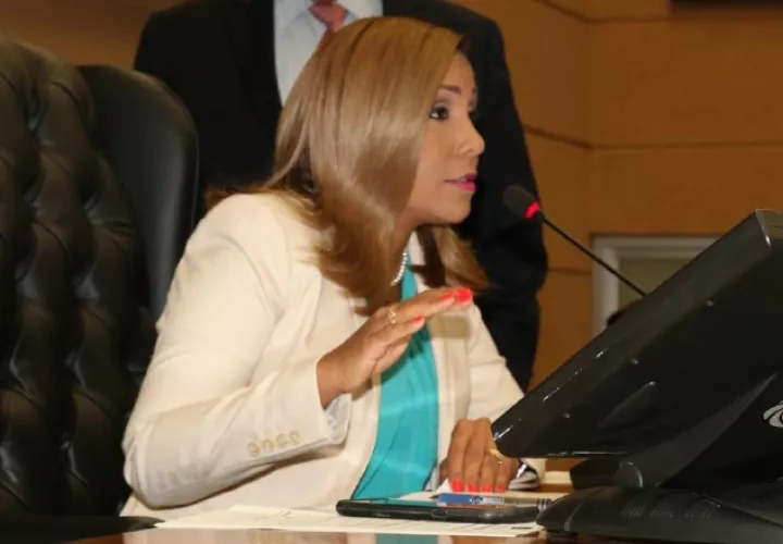 Yanibel Ábrego: "Me quieren arrodillar para negociar en la Asamblea".  Archivo