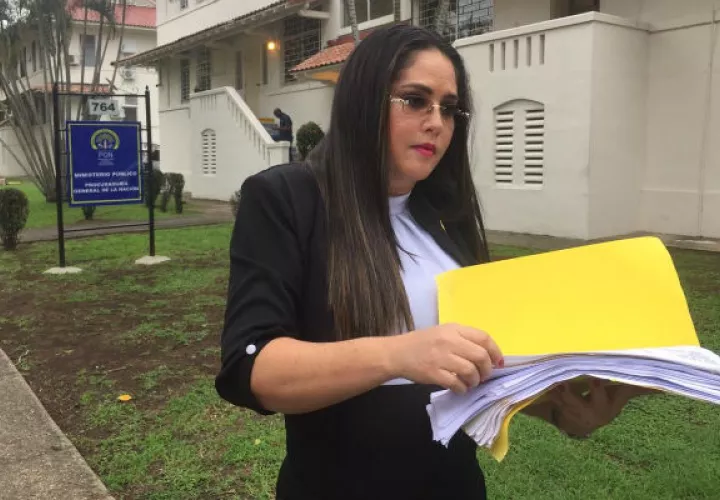 Zulay Rodríguez quiere que se cite a Federico Humbert y a Kenia Porcell a la Asamblea Nacional. Foto: Panamá América.
