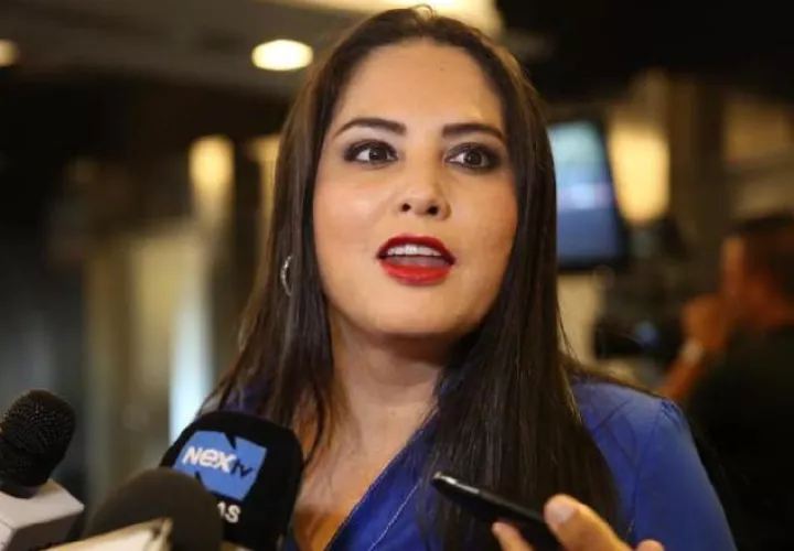 Zulay Rodríguez pide a sus colegas que sean valientes sobre tema migratorio. Foto: Panamá América.