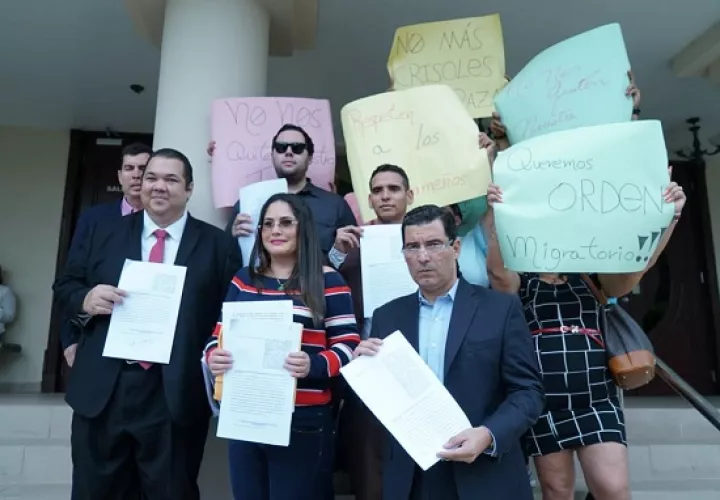 Zulay Rodríguez afirma que el decreto flexibiliza las normas del país y promueve el descontrol migratorio.