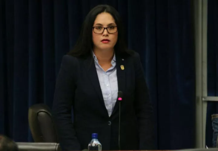 La diputada del PRD propuso un anteproyecto que crea un impuesto del 12.5 % a las remesas enviadas al extranjero. Foto: Panamá América.