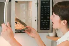 ¿Es seguro cocinar en el horno de microondas?