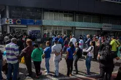 Piden a Maduro que se extienda la vigencia del billete de 100 bolívares